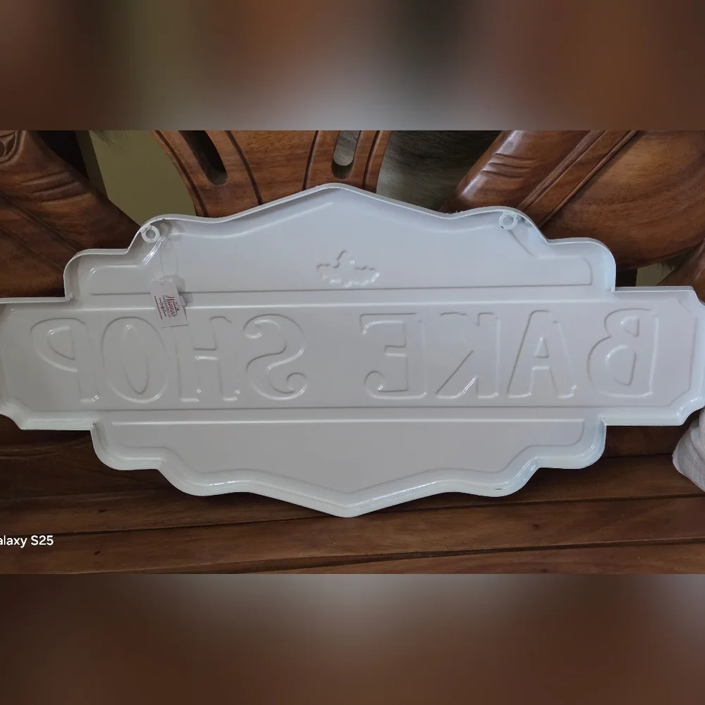 Hanna's Handiworks Mrs Claus BAKE SHOP Metal Sign Gingerbread Sweet Christmas